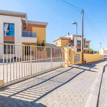 Cozy Villa With Pool And Barbecue Albufeira Dış mekan fotoğraf